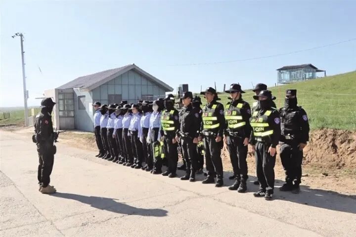 青海省海南州贵南县公安局：完成第三届环木格滩沙漠越野挑战赛安保任务 